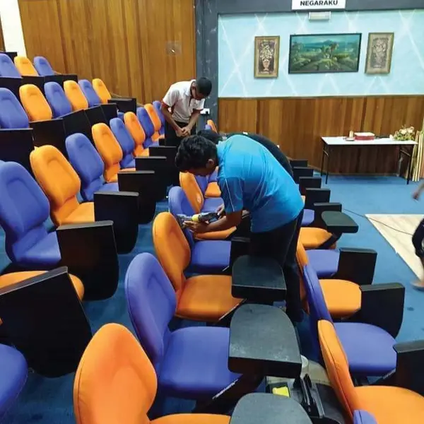 Cucian kerusi auditorium - Arfa Clean Kluang