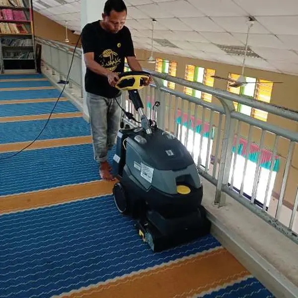 Mesin scrubber di dewan solat - Arfa Clean Kluang Johor